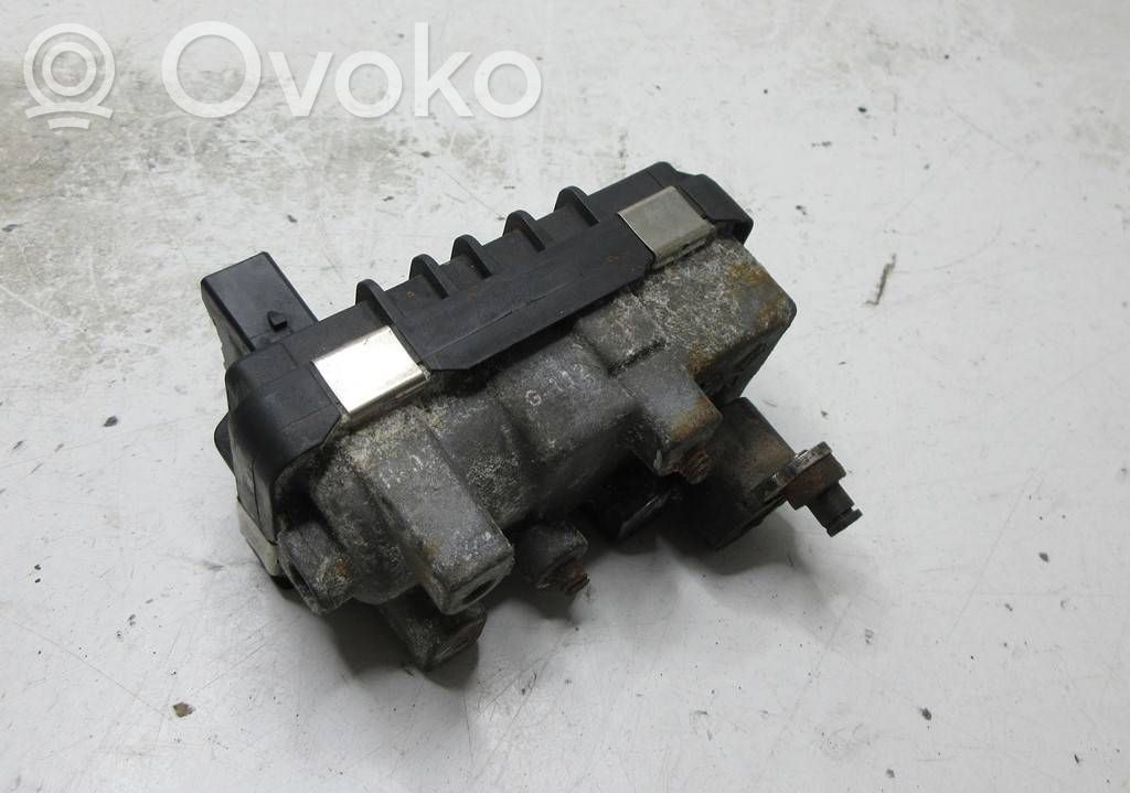 Audi A8 S8 D3 4E Actuador electrico turbo 