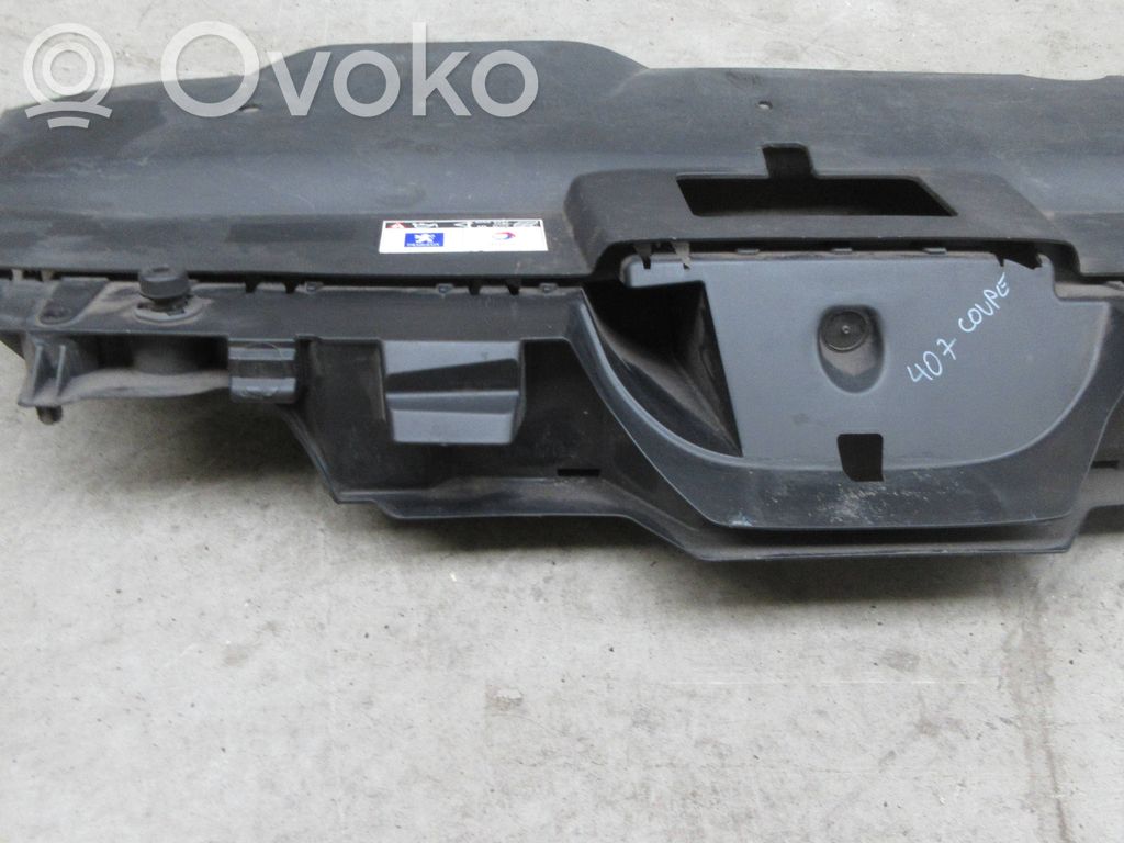 Peugeot 407 Parachoques delantero 