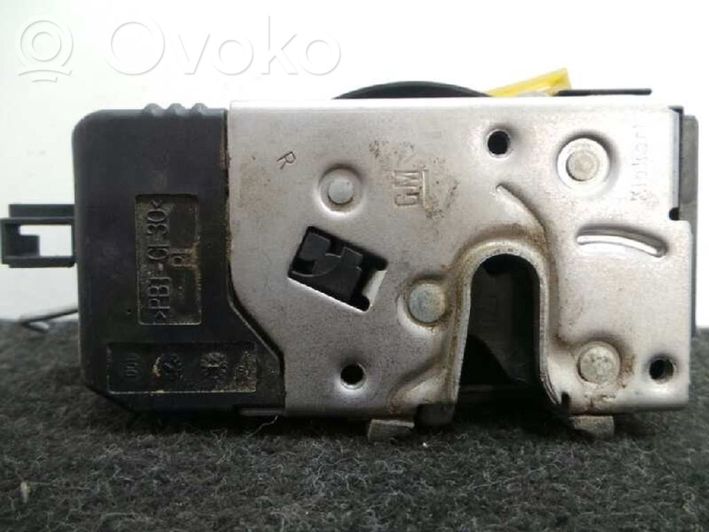 Opel Vectra C Priekšpusē slēdzene 