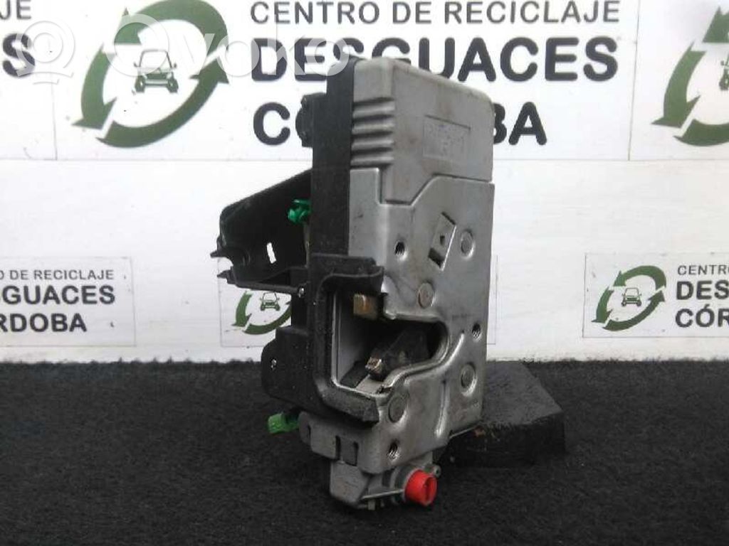 Aizmugurē slēdzene   A64855201,4PUERTAS,ELECTRICA3PIN