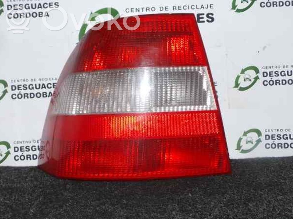 Rear/tail lights   VECTRAB4PUERTAS,9599BLANCO