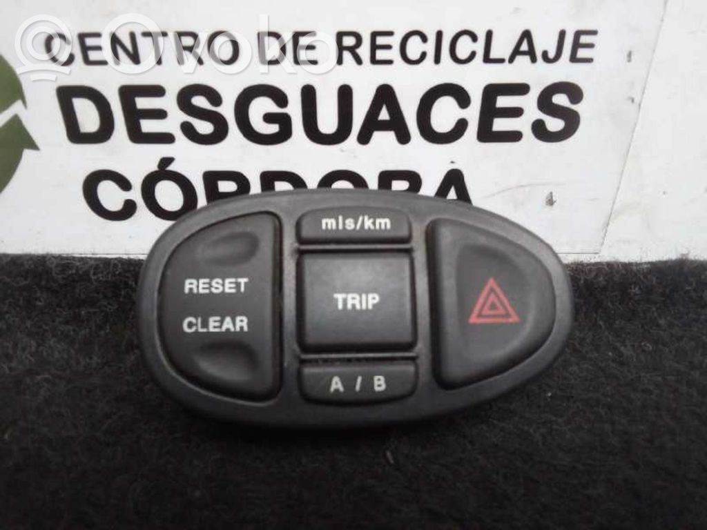 Hazard light switch   NOTIENEREFERENCIA