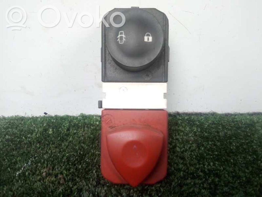 Renault Scenic RX Hazard light switch 