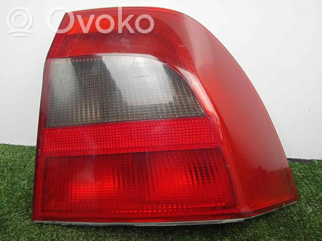 Rear/tail lights   VECTRAB4PUERTAS,9902NEGRO