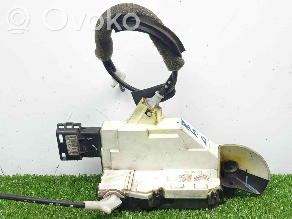 Front door lock   574388,0818,6PINES