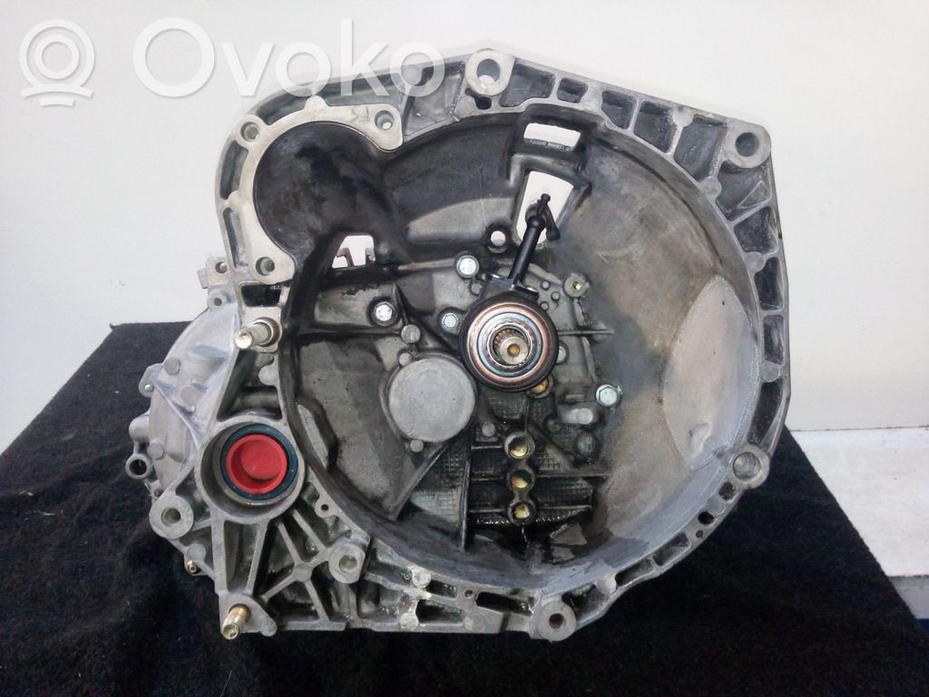 Manual 5 speed gearbox   5VELOCIDADES