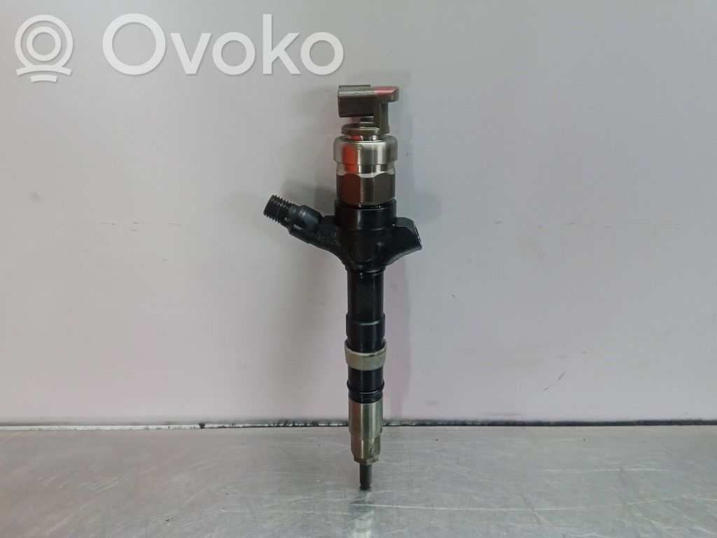 Inyector de combustible   236700G010
