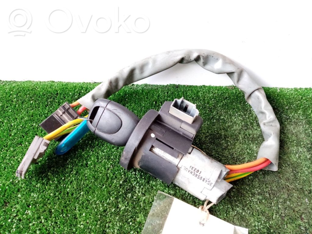 Virtalukko   4CABLES,2CONECTORES