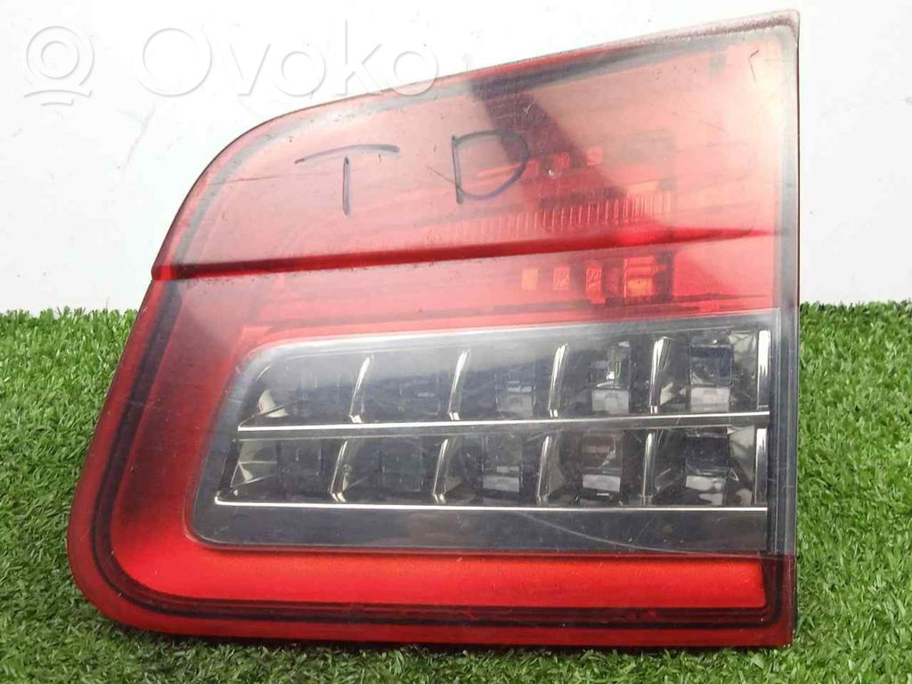 Citroen C5 Galinis žibintas dangtyje 