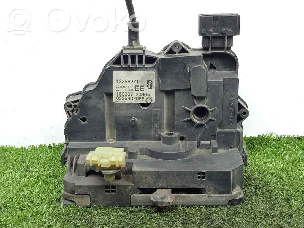 Opel Corsa D Front door lock 