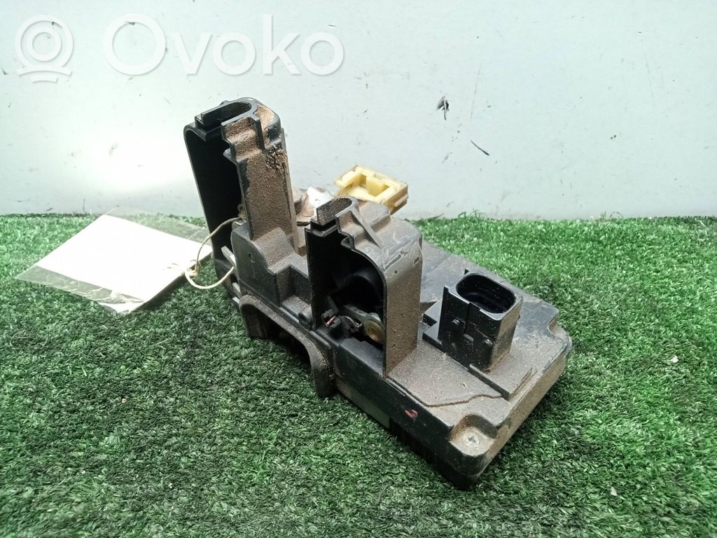 Opel Vectra C Aizmugurē slēdzene 