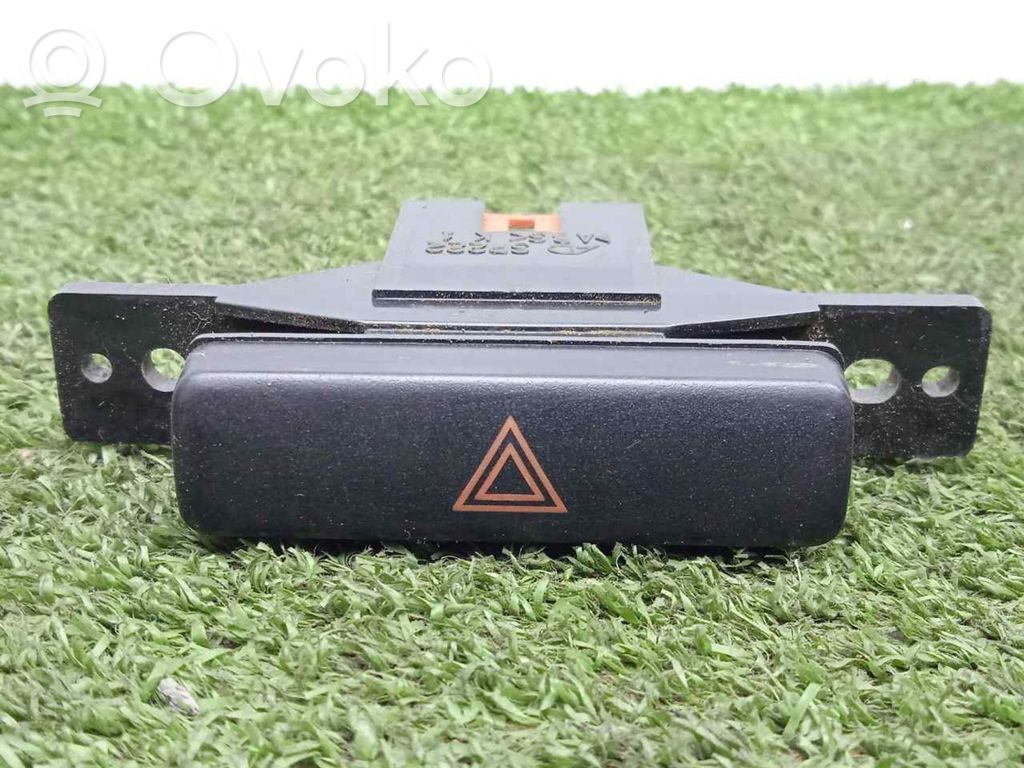 Suzuki Grand Vitara II Botón interruptor de luz de peligro 