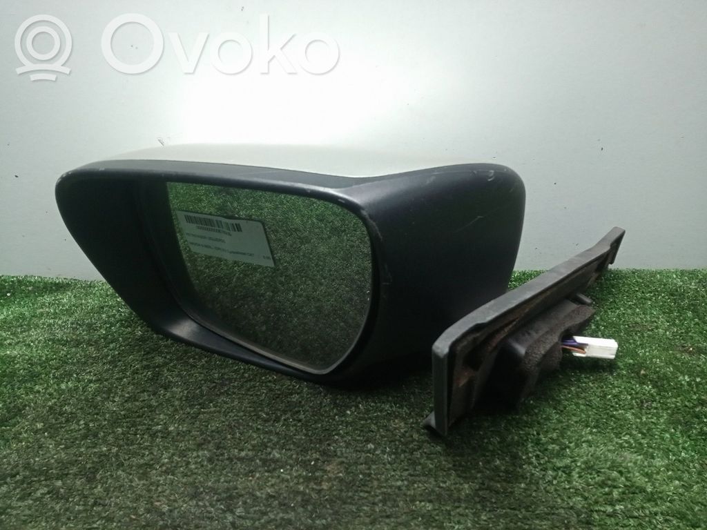 Mazda 5 Front door electric wing mirror 