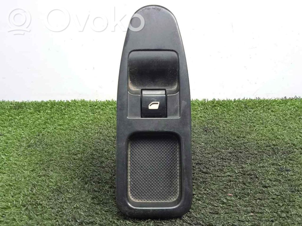 Electric window control switch   SINREFERENCIA