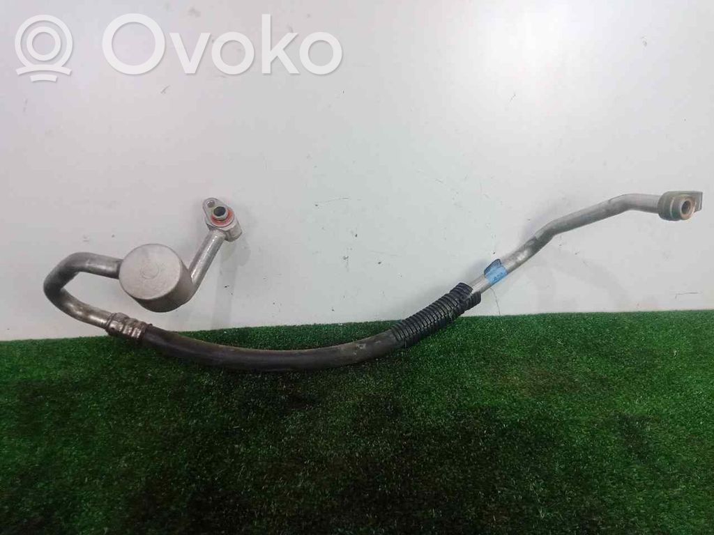 Ilmastointilaitteen putki (A/C)   F1F119N602EB