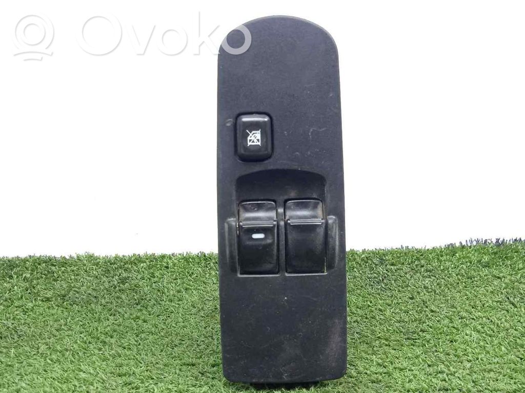 Mitsubishi Colt Electric window control switch 