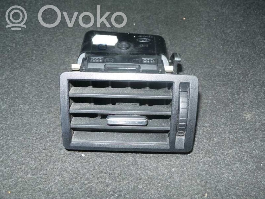 Grille d'aération centrale   3M51R018B08AFW