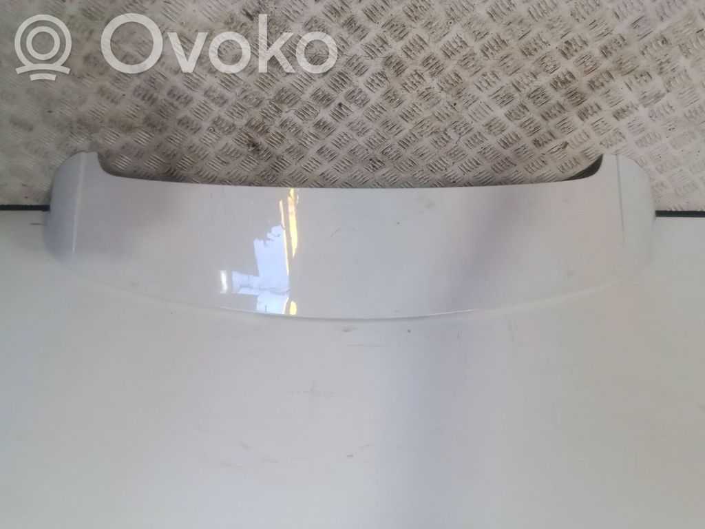 Takaluukun/tavaratilan spoileri   422308280,BLANCO