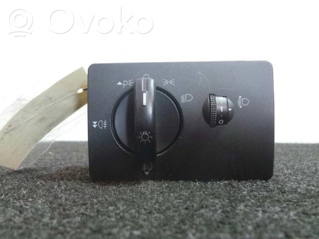 Multifunctional control switch/knob   7M5713A024LA