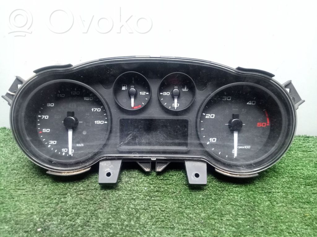 Speedometer (instrument cluster)