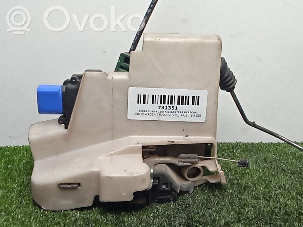 Volkswagen Polo Priekšpusē slēdzene 
