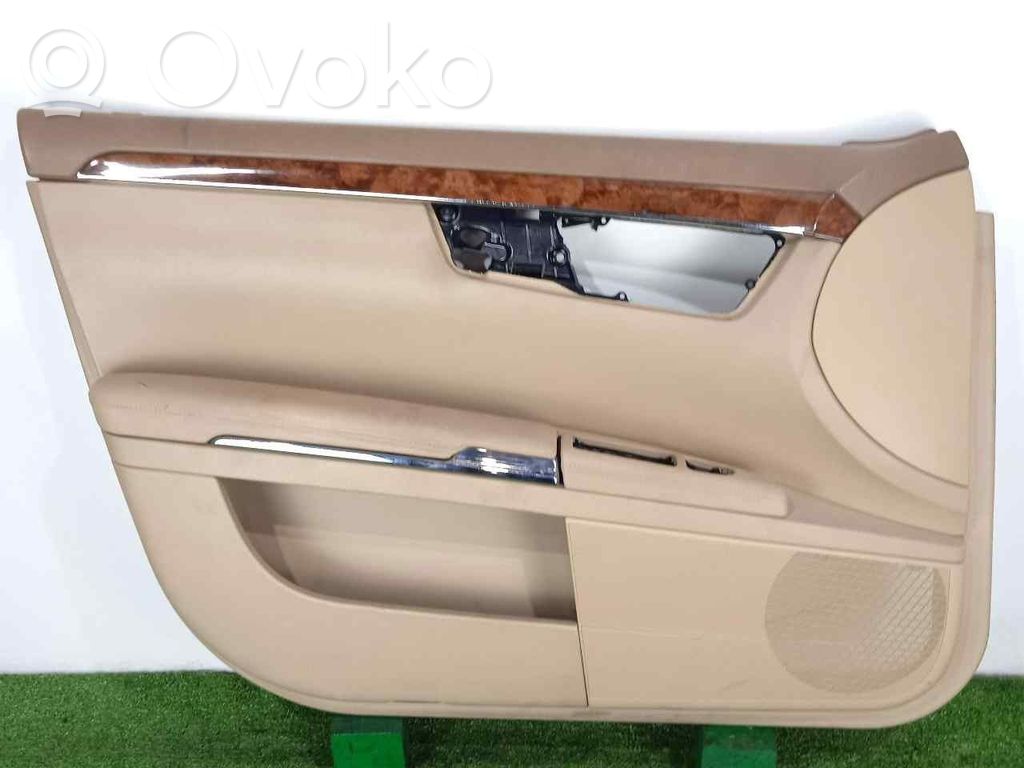 Etuoven verhoilu   CUEROBEIGE