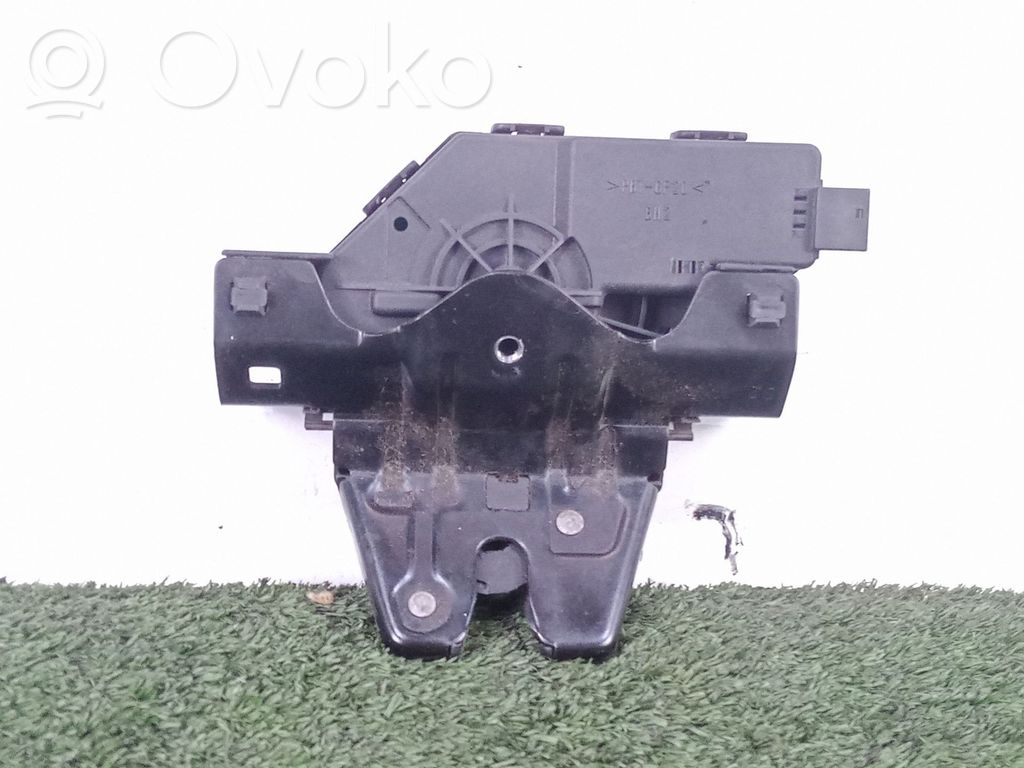 BMW 3 E36 Zamek klapy tylnej bagażnika 