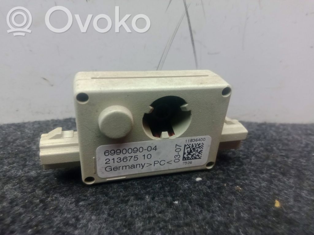 BMW X3 E83 Radio antenna 