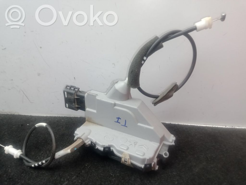 Zamek drzwi tylnych   A049895176N1295J3,6PINES