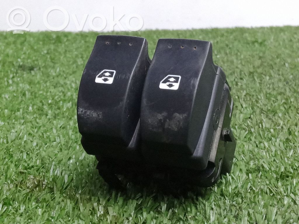 Renault Clio II Electric window control switch 