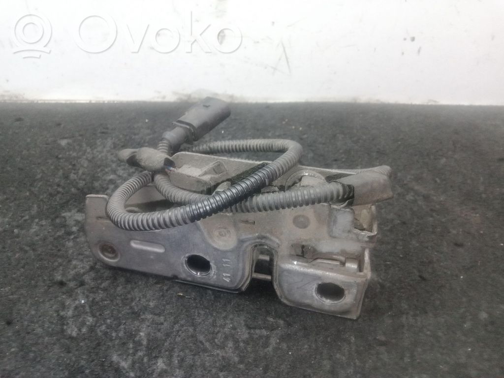 Cerradura de capó