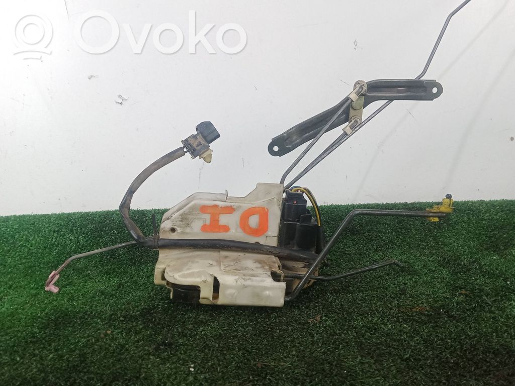 Priekšpusē slēdzene   SINREFERENCIA,2CONECTORES