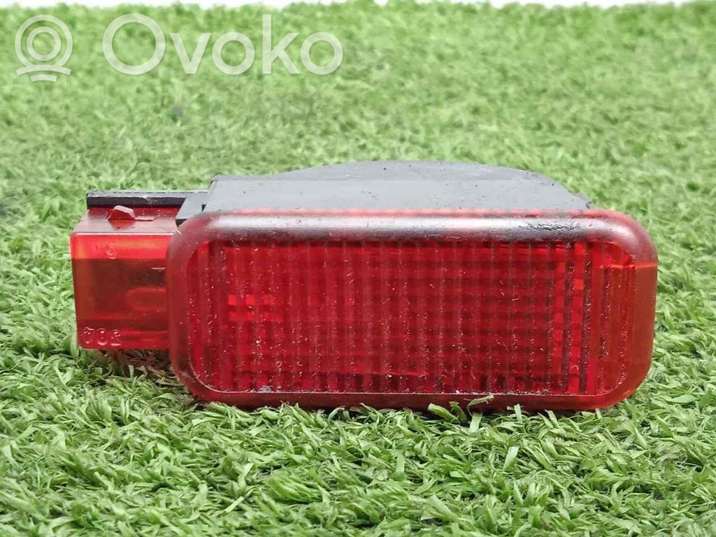 Otras luces interiores   6Y0947411,LUZPUERTA