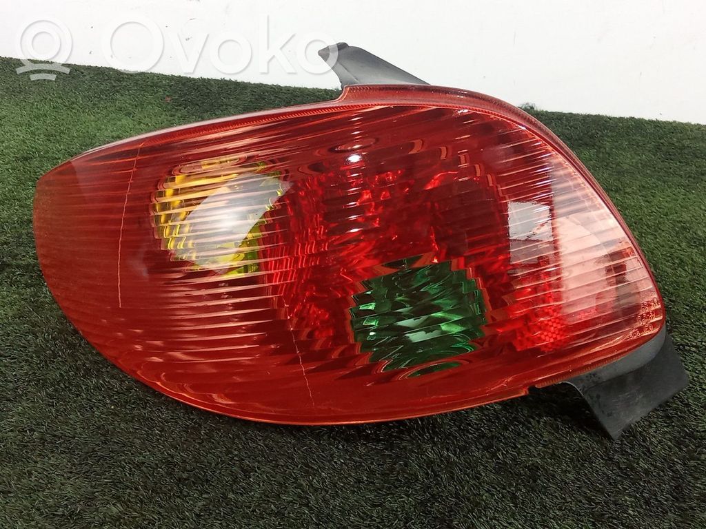 Peugeot 206 Lampă spate în caroserie 