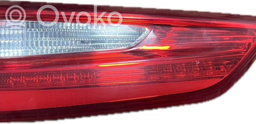 KIA Optima Takaluukun takavalot 