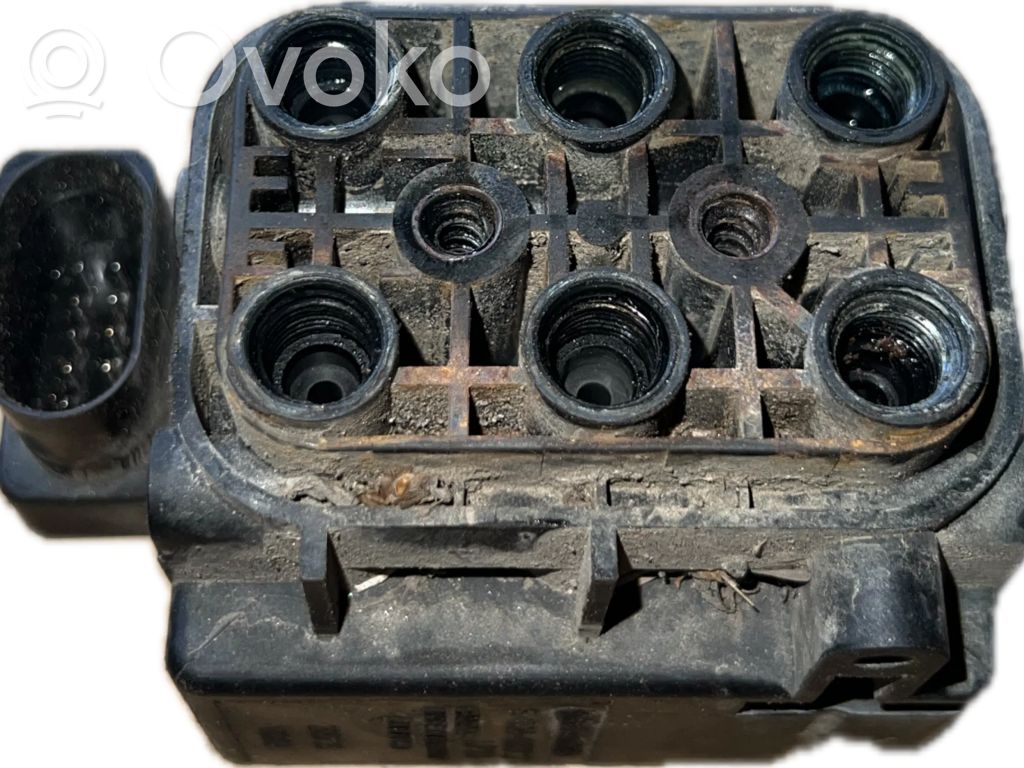 Jeep Grand Cherokee Rozdzielacz / Blok zaworowy zawieszenia pneumatycznego osi tylnej 