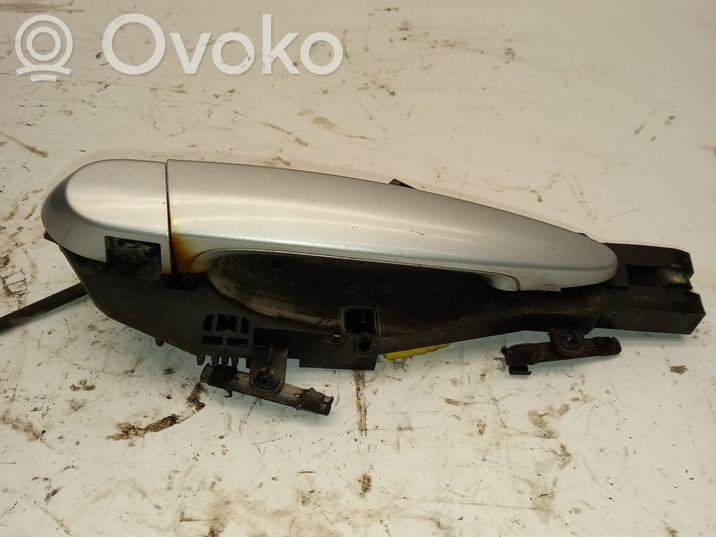 Manecilla externa puerta trasera   51217137054,51217137054,7137054,51225A8E2B1,51225A8E2B2