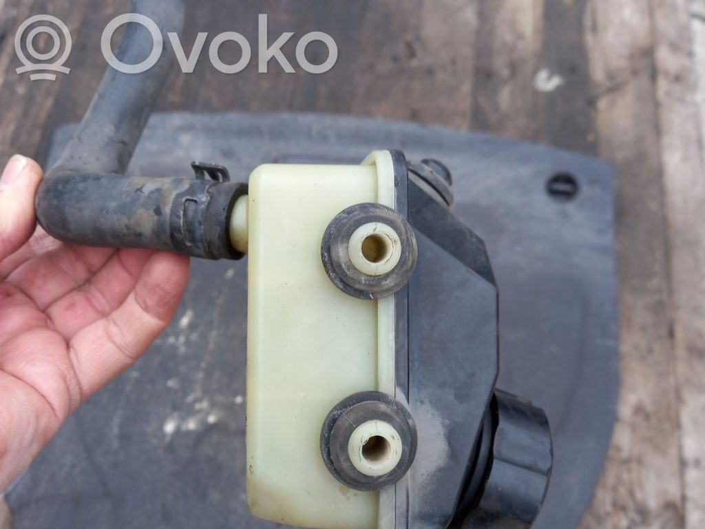 Volvo S40 Ohjaustehostimen nestesäiliö 
