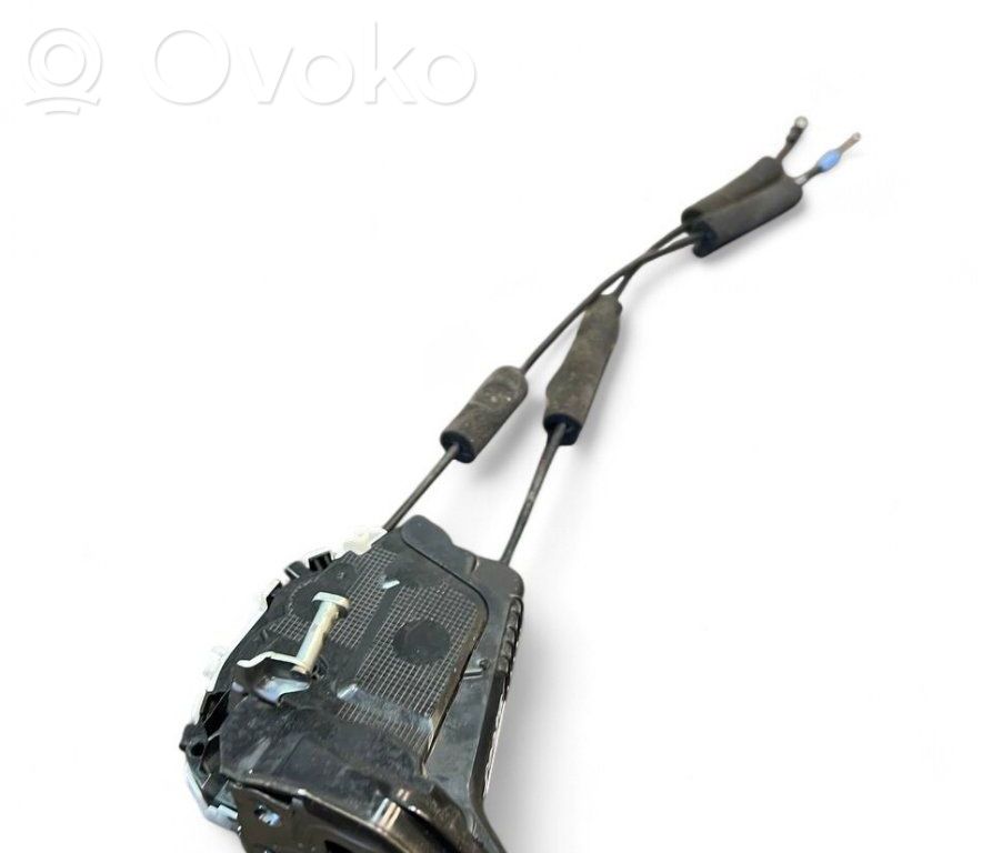 Subaru Outback (BS) Aizmugurē slēdzene 