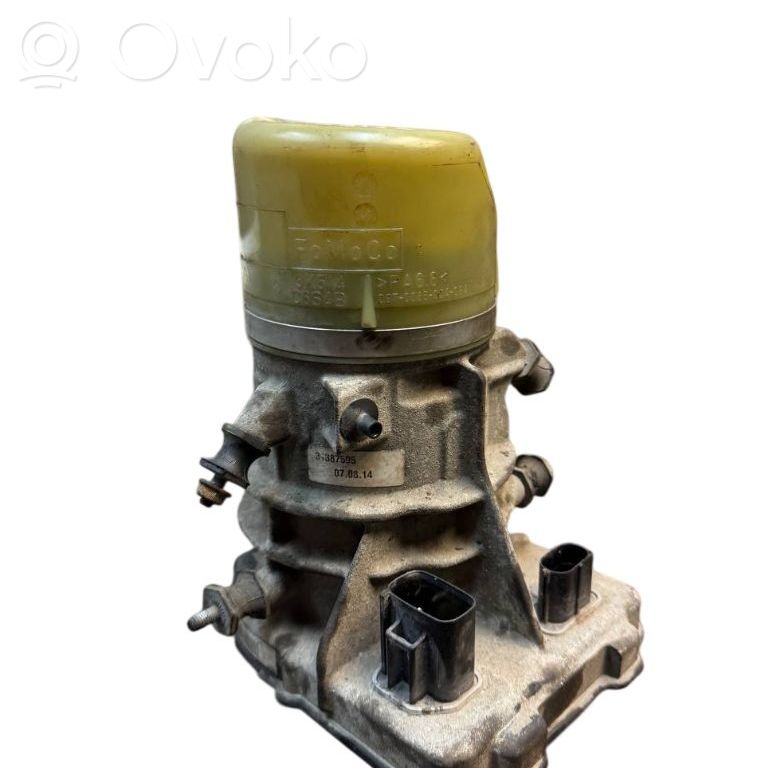 Ohjaustehostimen pumppu   31387595,31387595