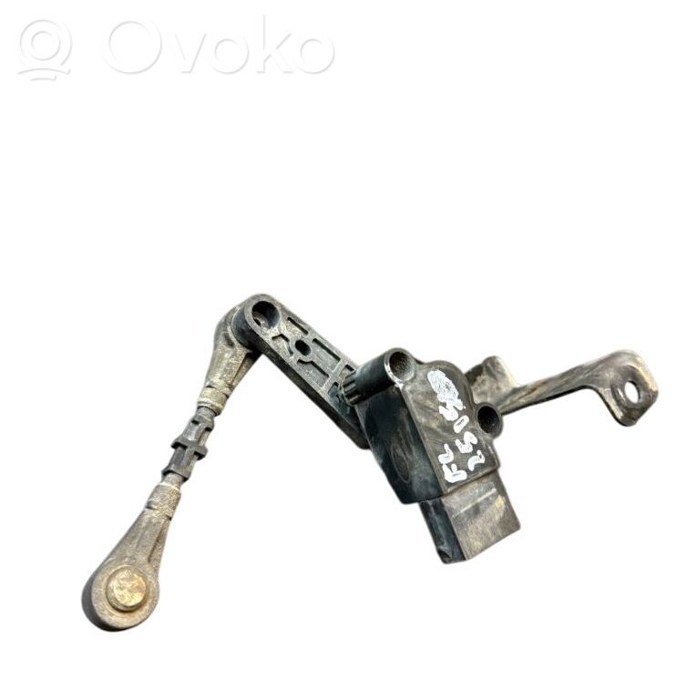 Czujnik poziomu zawieszenia pneumatycznego osi przedniej   BJ323D026AA,BJ323D026AA,LR024221,BJ323C280CA
