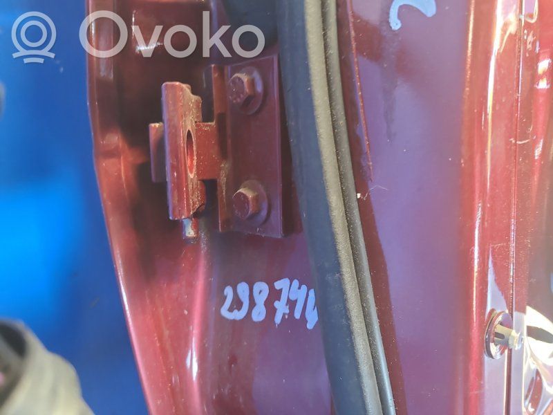 Volvo XC70 Front door lower hinge 