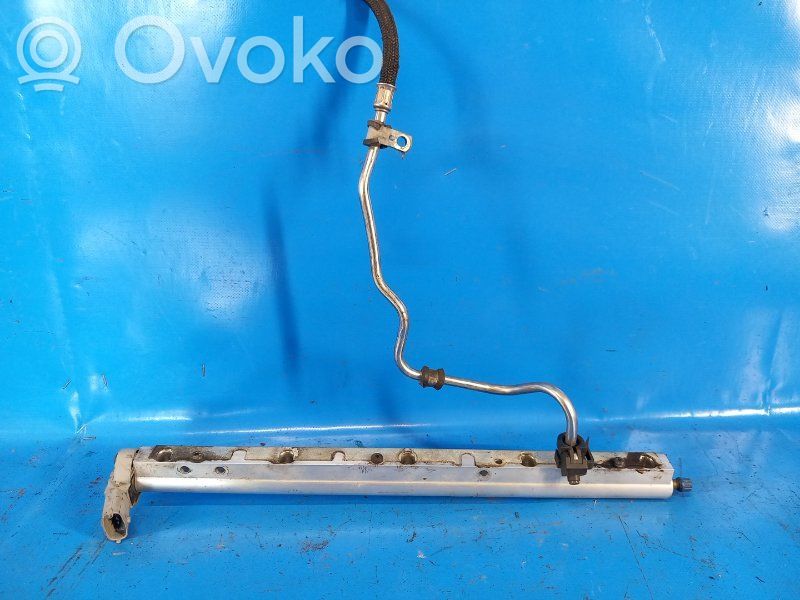 Volvo S60 Tubo de alimentación del inyector de combustible 