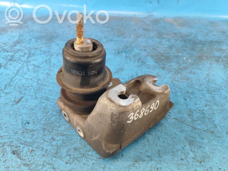 Subaru Outback Engine mount bracket 