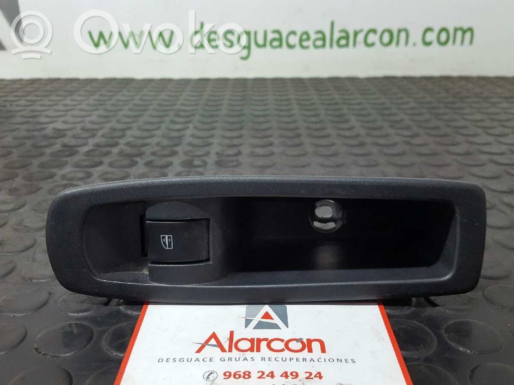 Renault Koleos I Interruptor del elevalunas eléctrico 