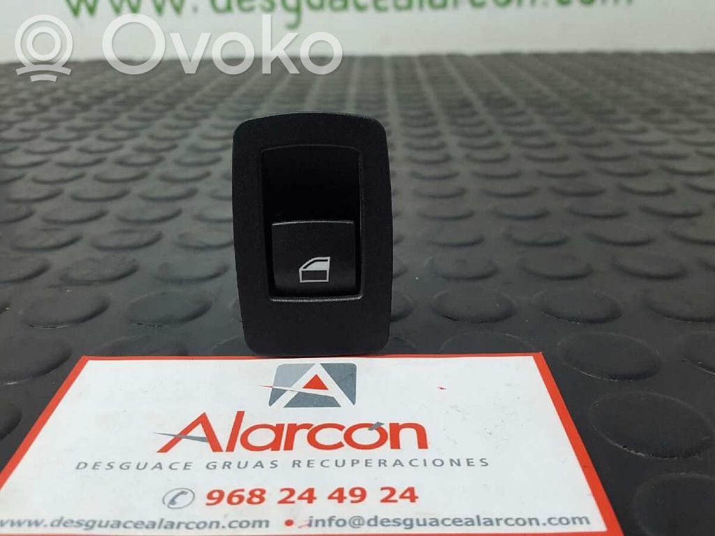 Electric window control switch   920810602