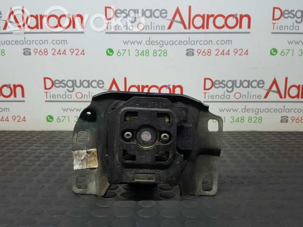 Engine mount bracket   1801351