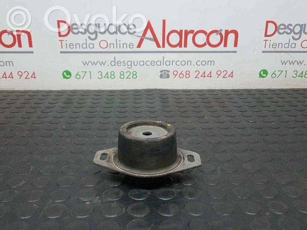 Peugeot Expert Engine mount bracket 