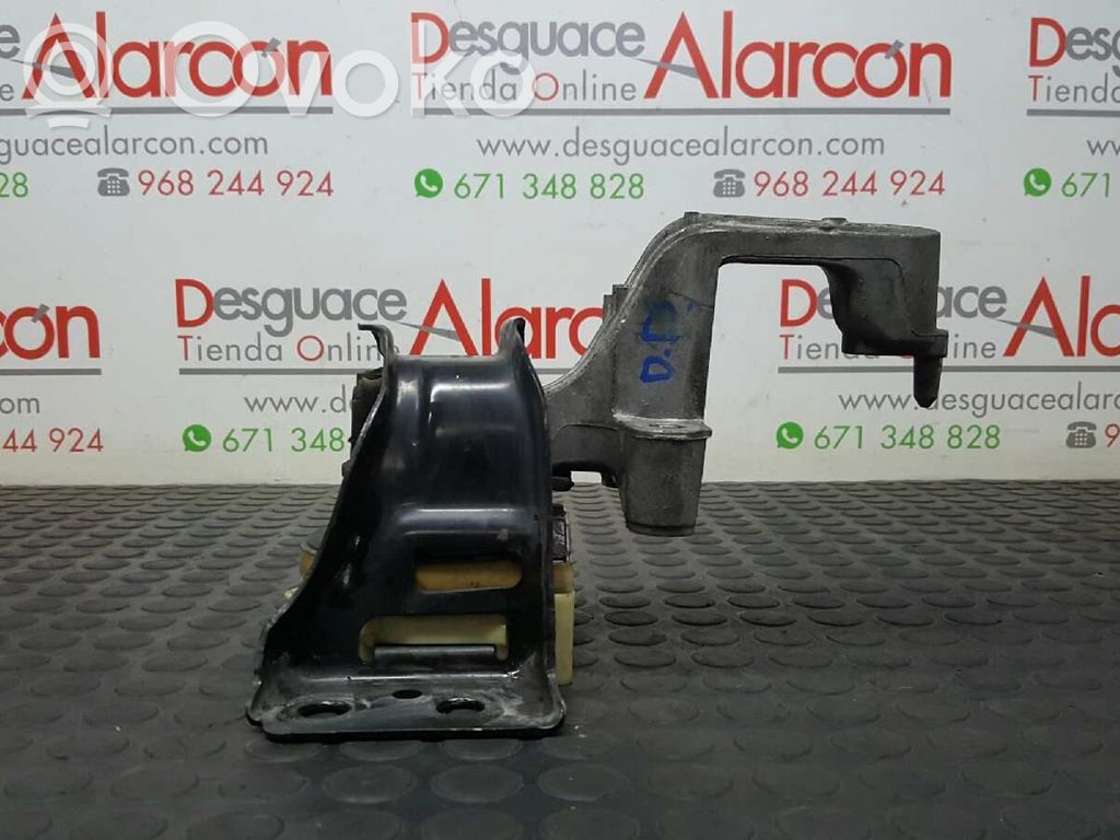 Renault Clio III Engine mount bracket 