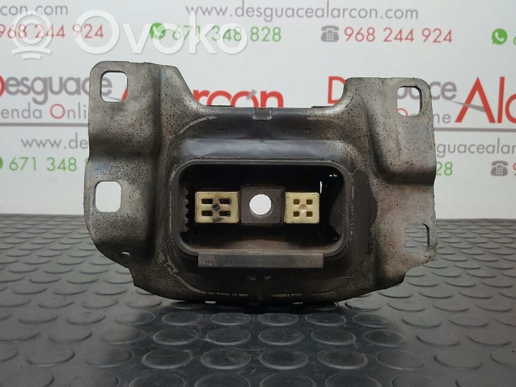 Ford Focus Engine mount bracket 